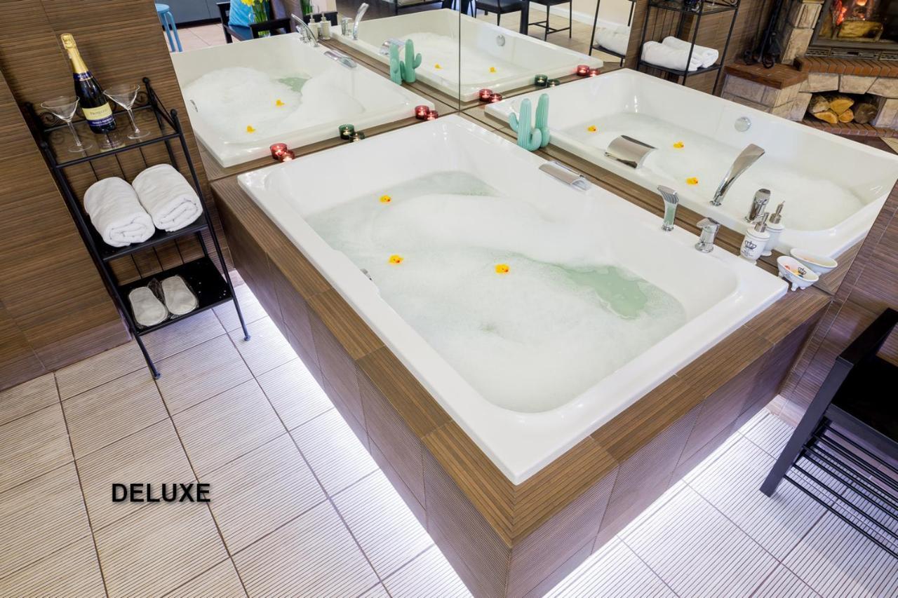 Apartamenty Centrum Z Wanna Dwuosobowa Piotrków Trybunalski Oda fotoğraf